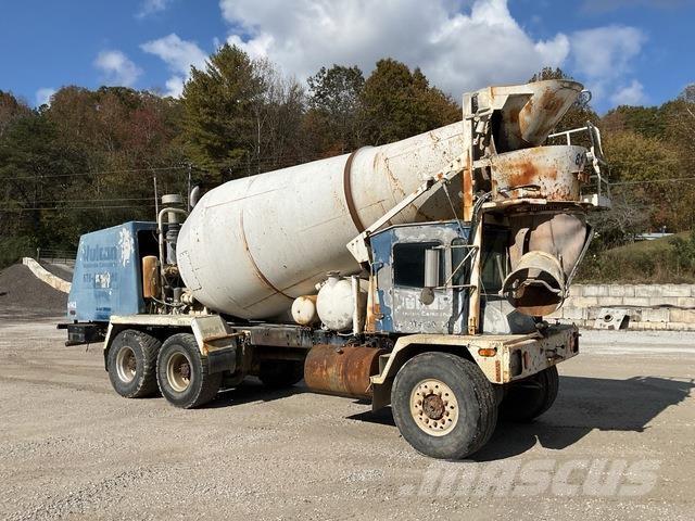 Advance  شاحنات أخرى