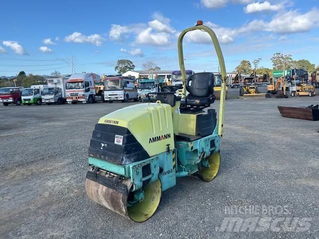 Ammann AV12-2 مداحل ثنائية الاسطوانة