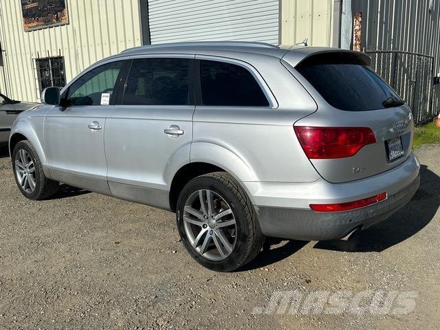 Audi Q7 سيارات