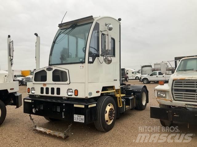 Autocar  جرارات صالات المطارات