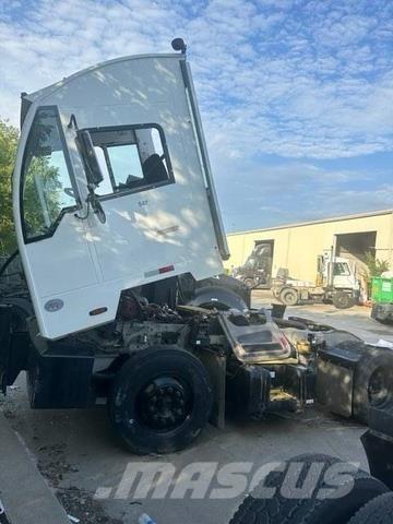 Autocar  جرارات صالات المطارات