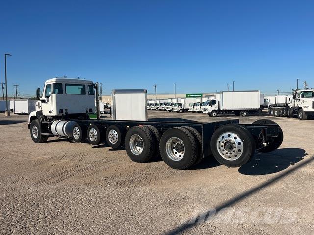 Autocar DC64 كابينة والداخلية