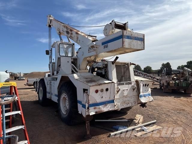 Badger 4435 رافعات الطرق الوعرة