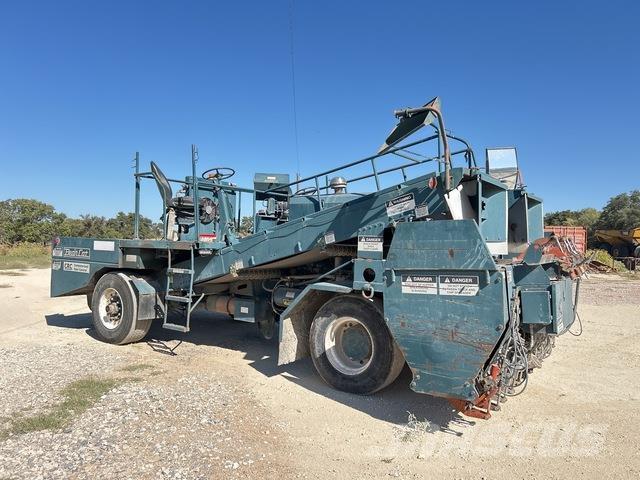  Bearcat معدات نشر الرمال والملح