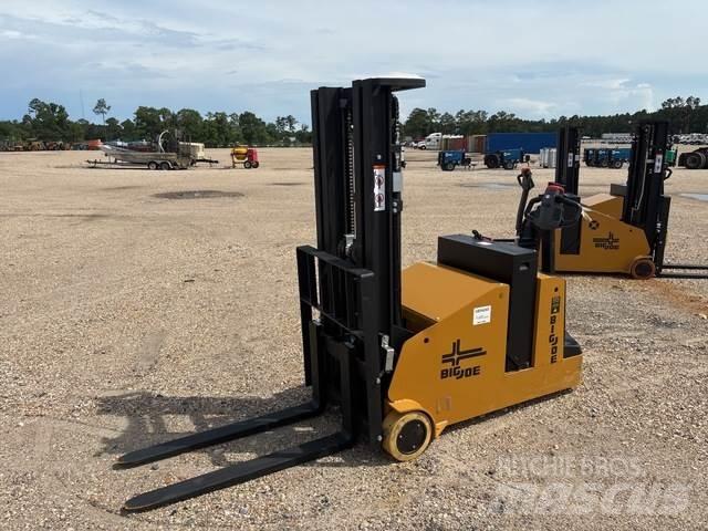 Big Joe CB-22 شاحنات مناولة ذاتية الدفع