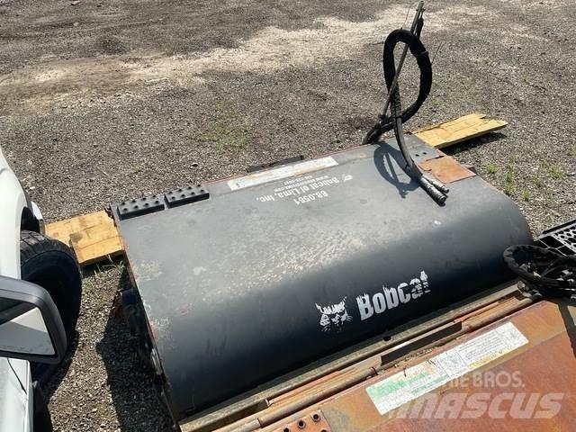 Bobcat  أخرى