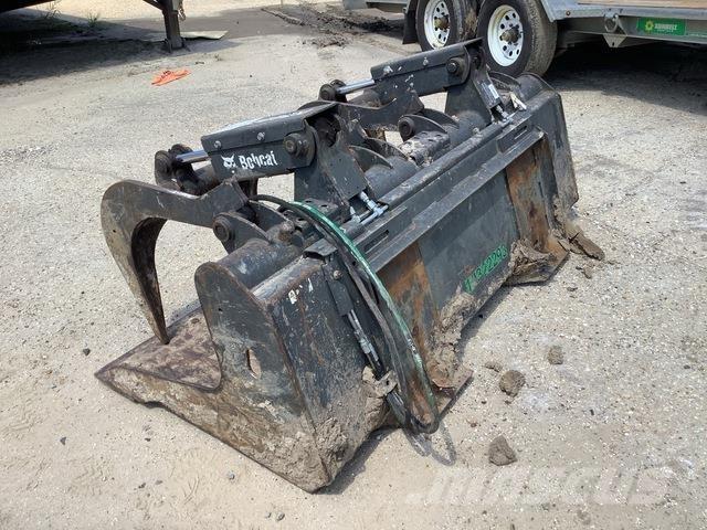 Bobcat  دلاء