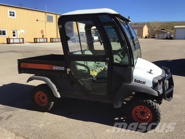 Bobcat 2200 ماكينات منفعة عامة