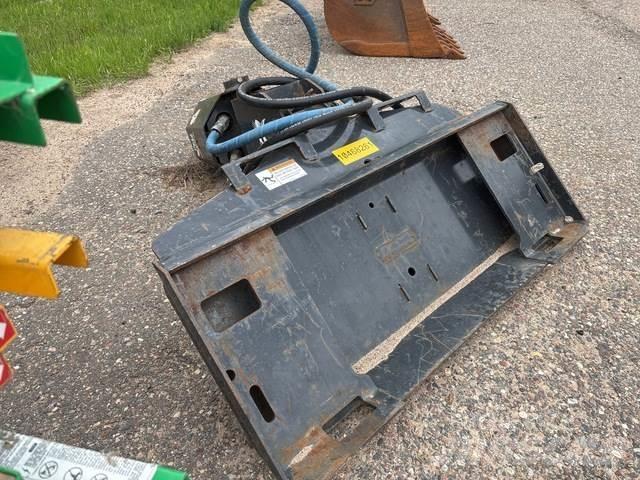 Bobcat 30C أخرى