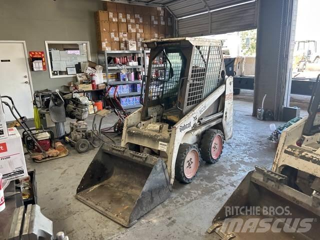 Bobcat 463 لوادر انزلاقية التوجيه