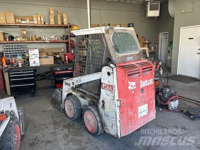 Bobcat 463 لوادر انزلاقية التوجيه