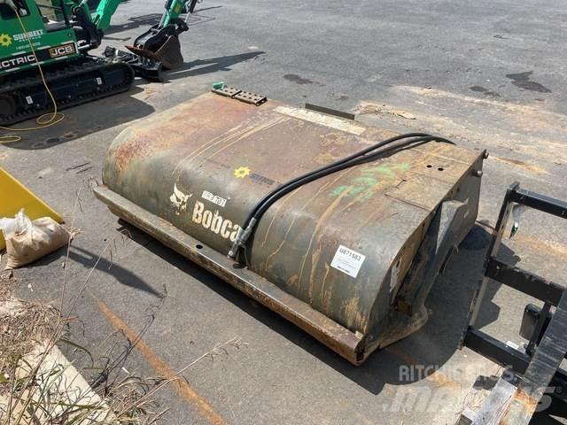 Bobcat 72 كناسات