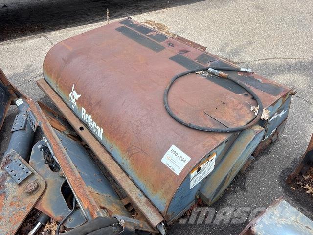 Bobcat 72 كناسات