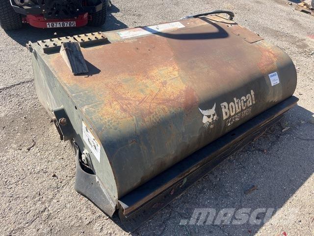 Bobcat 72 كناسات