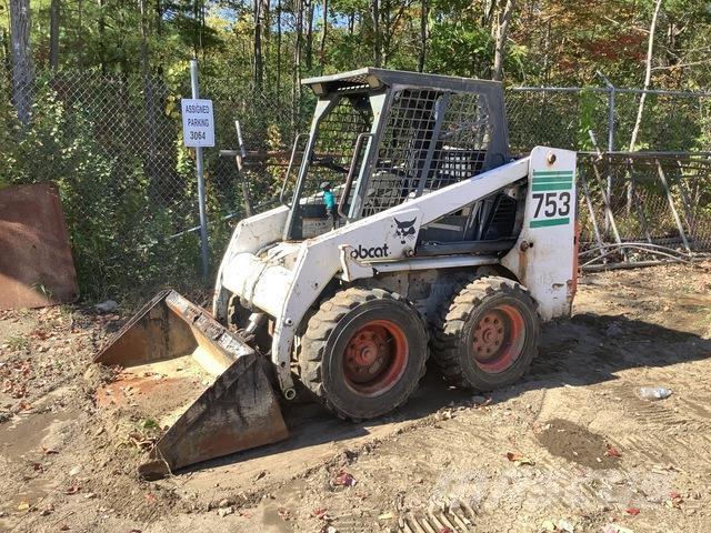 Bobcat 753 لوادر انزلاقية التوجيه