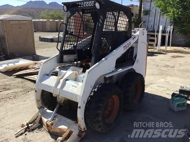 Bobcat 753F لوادر انزلاقية التوجيه