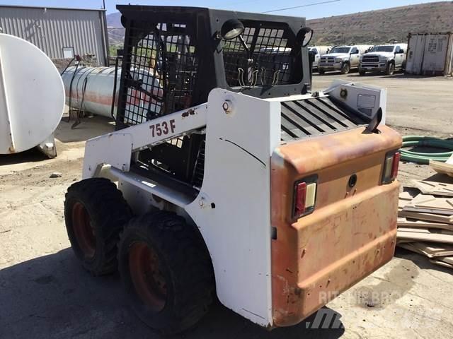 Bobcat 753F لوادر انزلاقية التوجيه