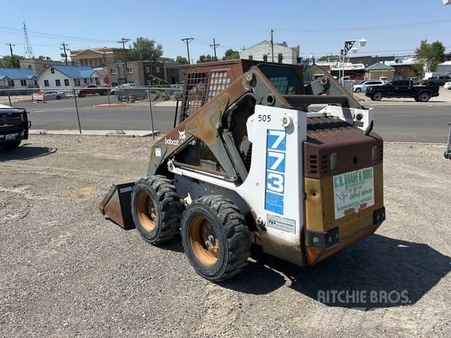 Bobcat 773 لوادر انزلاقية التوجيه