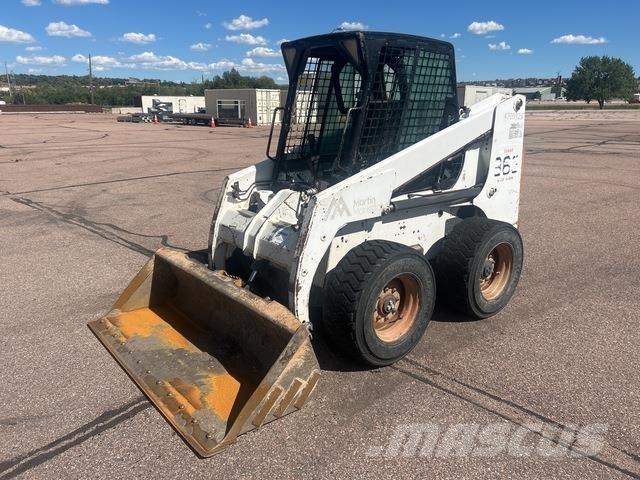 Bobcat 863 لوادر انزلاقية التوجيه
