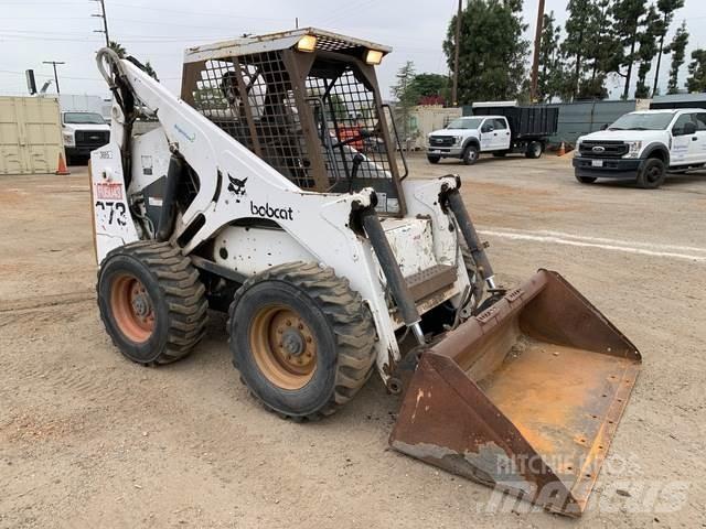 Bobcat 873 لوادر انزلاقية التوجيه
