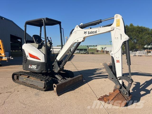 Bobcat E26 حفارات زحافة