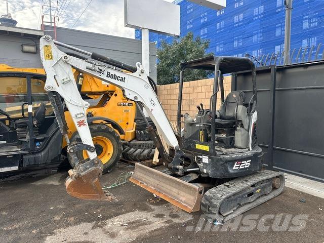 Bobcat E26 حفارات زحافة