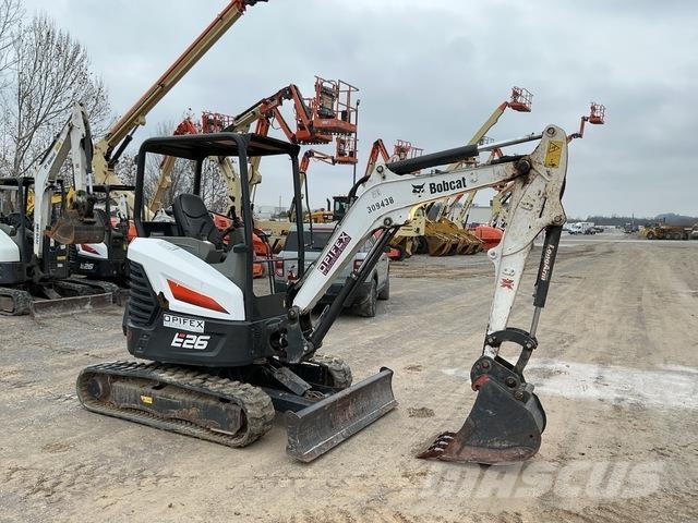 Bobcat E26 حفارات زحافة