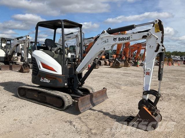 Bobcat E26 حفارات زحافة