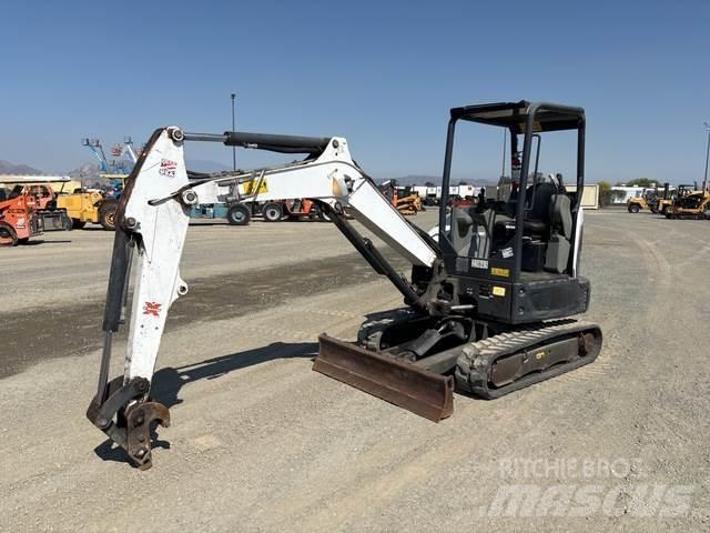 Bobcat E32I حفارات زحافة