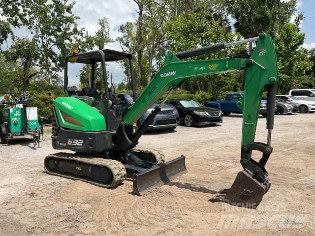 Bobcat E32I حفارات زحافة
