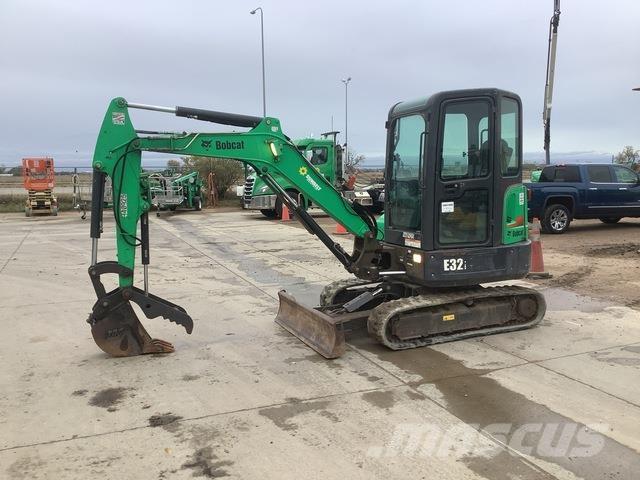 Bobcat E32i حفارات زحافة