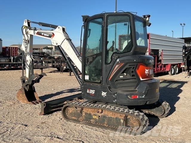 Bobcat E35 حفارات زحافة