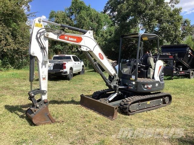 Bobcat E42 حفارات زحافة