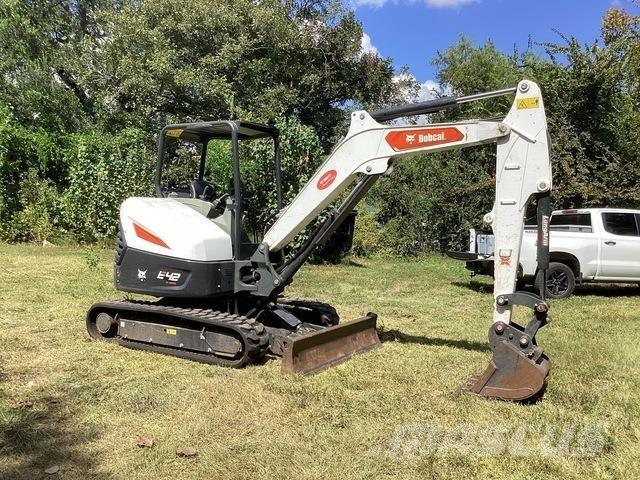 Bobcat E42 حفارات زحافة