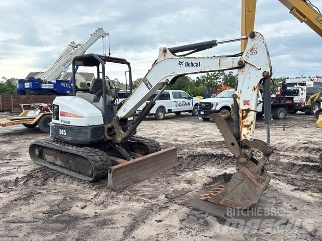 Bobcat E45 حفارات زحافة