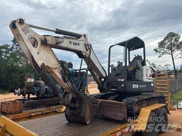 Bobcat E50 حفارات زحافة