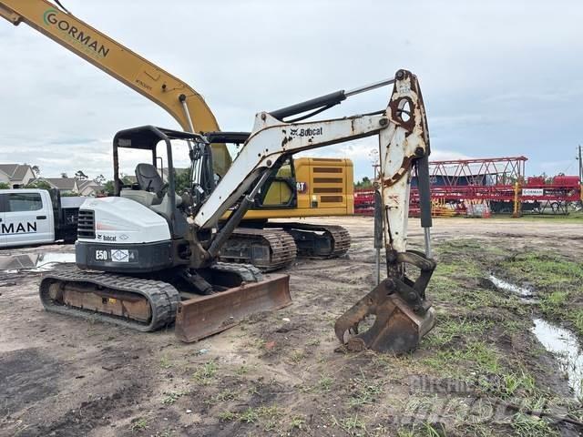 Bobcat E50 حفارات زحافة