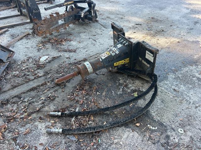 Bobcat HB680 مطارق / كسارات