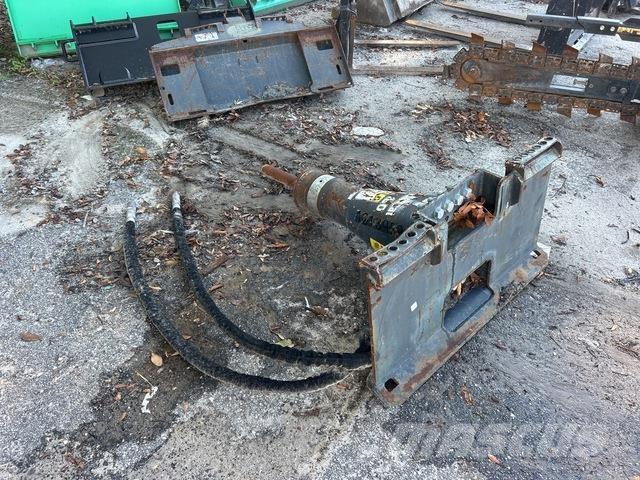 Bobcat HB680 مطارق / كسارات