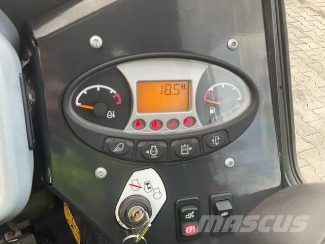 Bobcat L23 لوادر بعجل