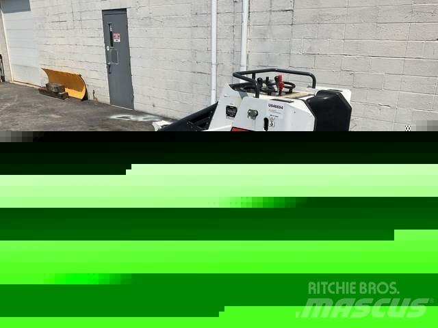 Bobcat MT100 لوادر انزلاقية التوجيه