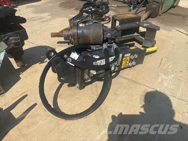Bobcat NB110 مطارق / كسارات