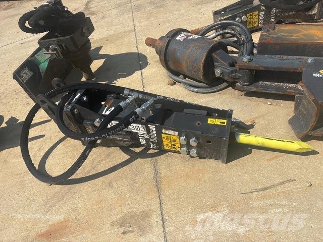 Bobcat NB110 مطارق / كسارات