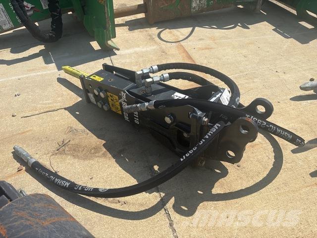 Bobcat NB110 مطارق / كسارات