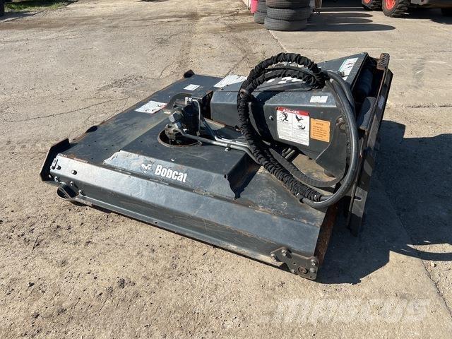 Bobcat RC66 ركوب الحشائش