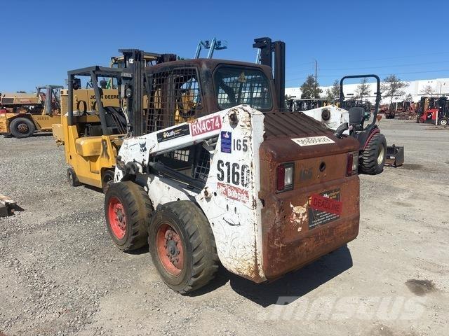 Bobcat S160 لوادر انزلاقية التوجيه