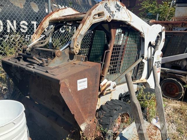 Bobcat S185 لوادر انزلاقية التوجيه