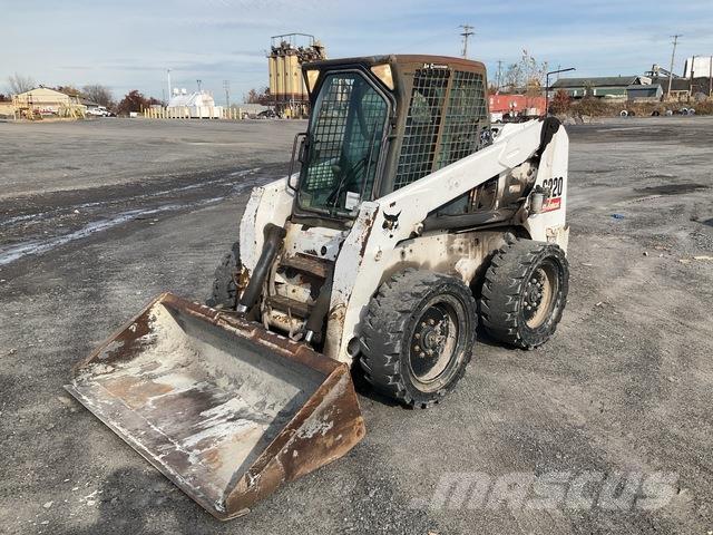 Bobcat S220 لوادر انزلاقية التوجيه