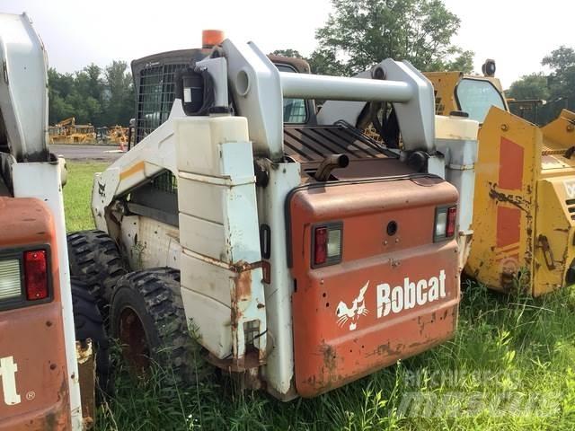 Bobcat S250 لوادر انزلاقية التوجيه