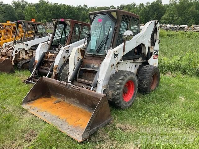 Bobcat S250 لوادر انزلاقية التوجيه
